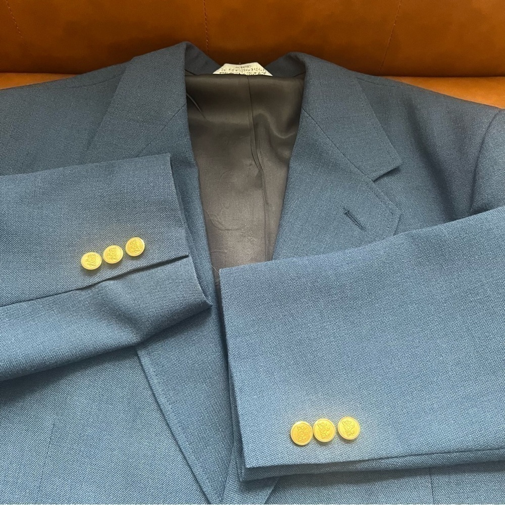Stafford Men’s Wool Blend 2 Gold Metal Buttons Blue Blazer Sport Coat Size 42S - Picture 10 of 16